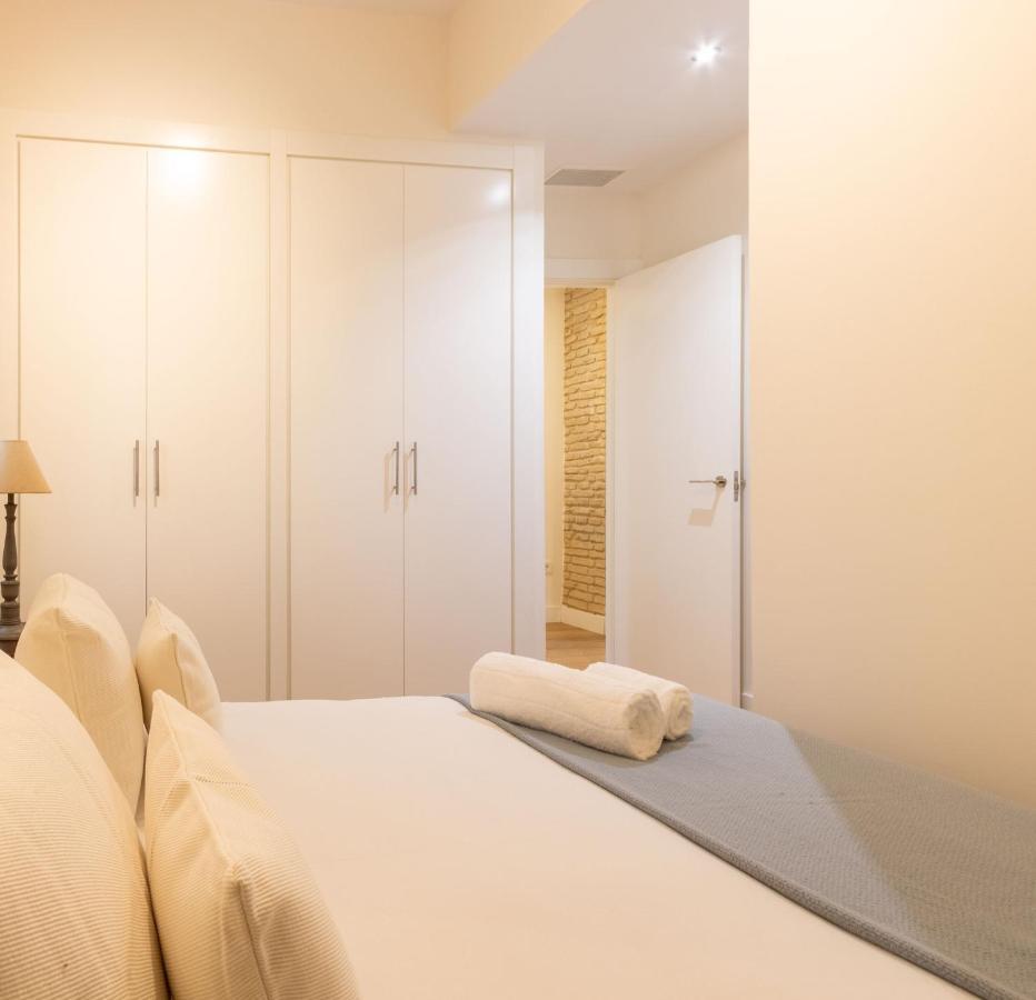 Angeles Santa Cruz Deluxe By Valcambre Apartment Sevilla Bagian luar foto