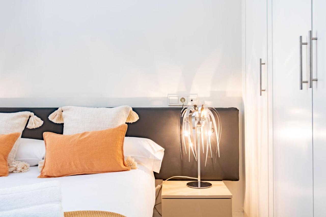 Angeles Santa Cruz Deluxe By Valcambre Apartment Sevilla Bagian luar foto