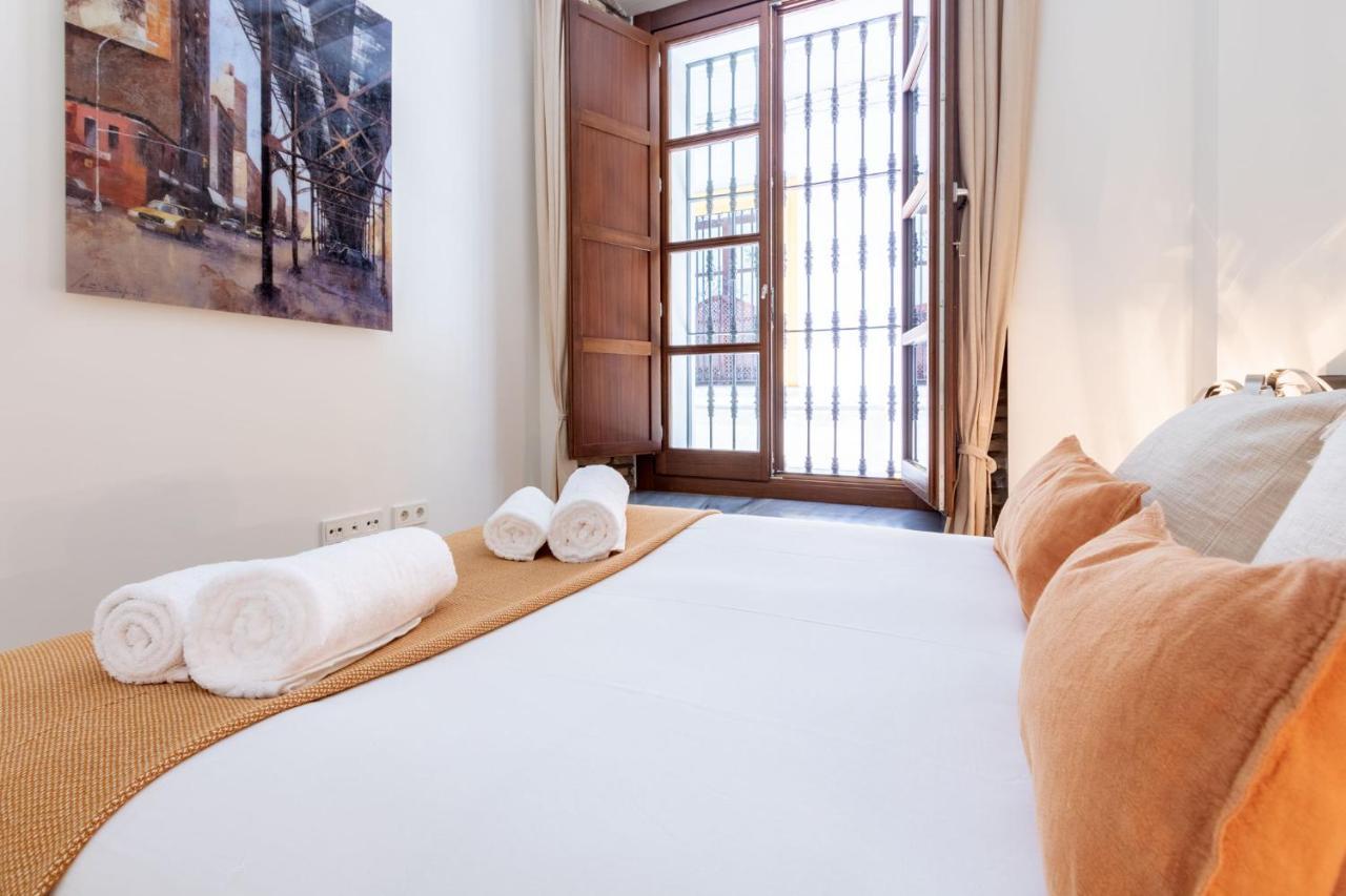 Angeles Santa Cruz Deluxe By Valcambre Apartment Sevilla Bagian luar foto