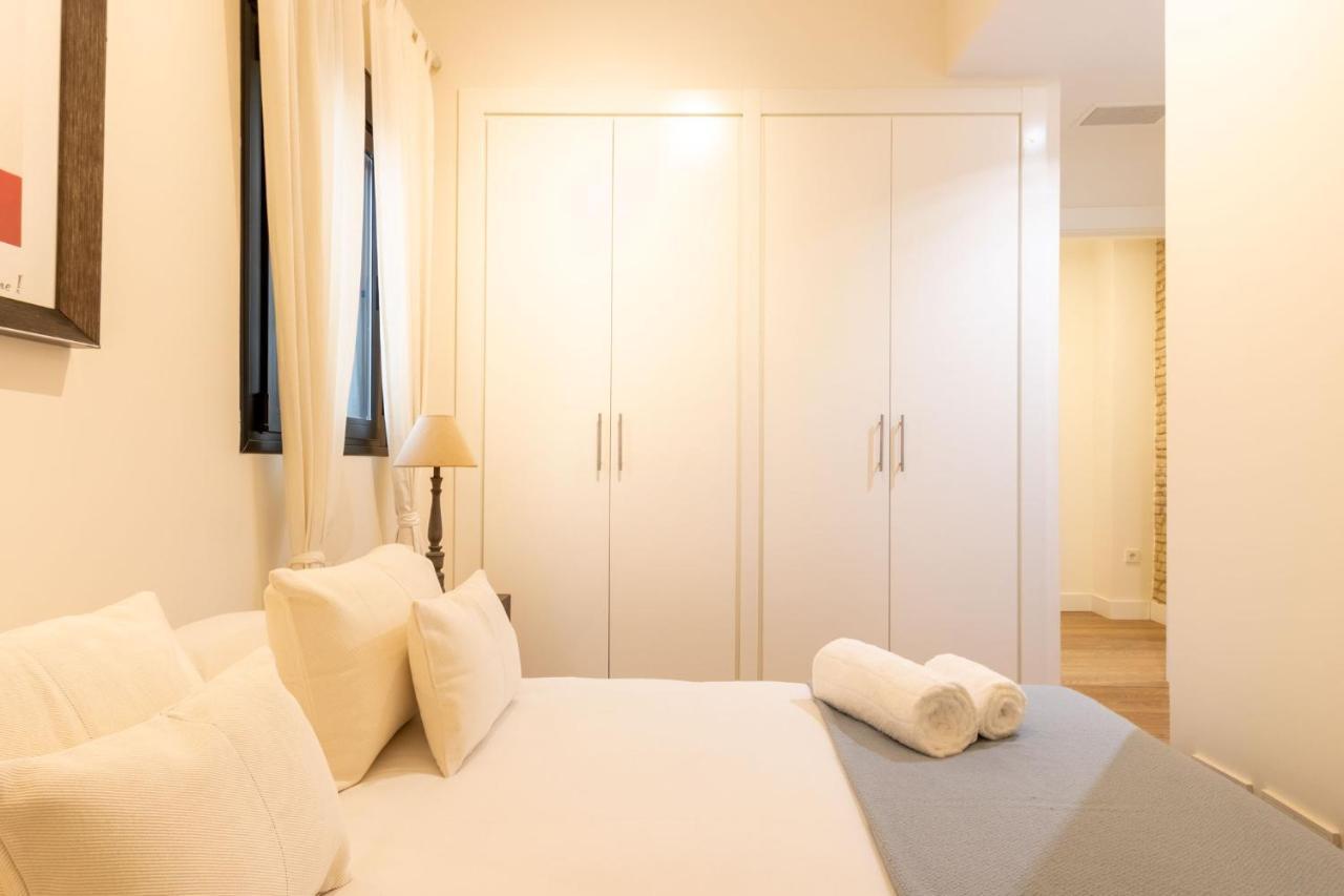 Angeles Santa Cruz Deluxe By Valcambre Apartment Sevilla Bagian luar foto